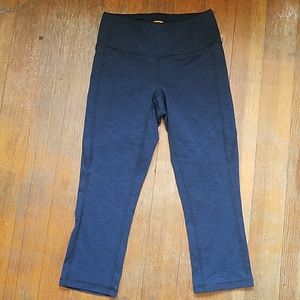 Lucy crop perfect core collection leggings